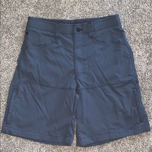 Men’s Wrangler shorts.